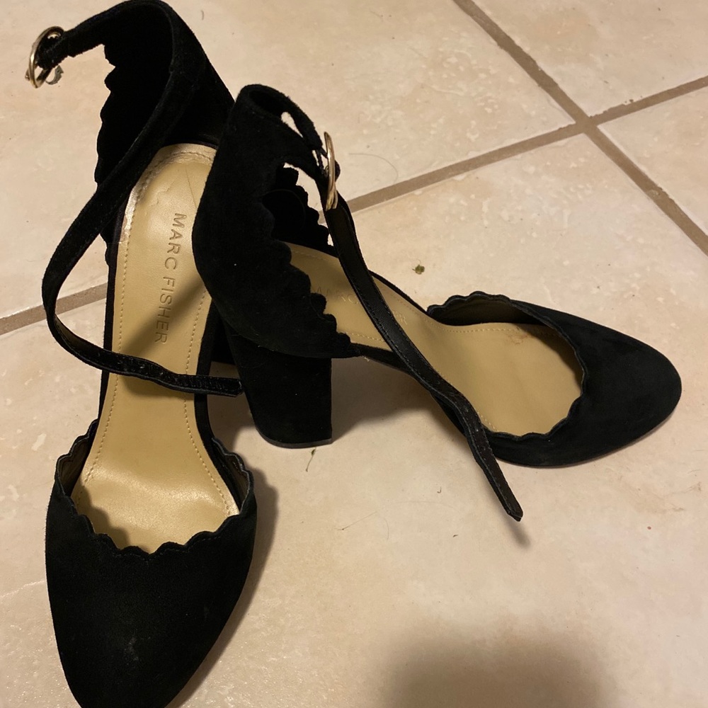 Marc Fisher Scallop Pumps